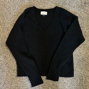 Universal Thread Black V-Neck Sweater